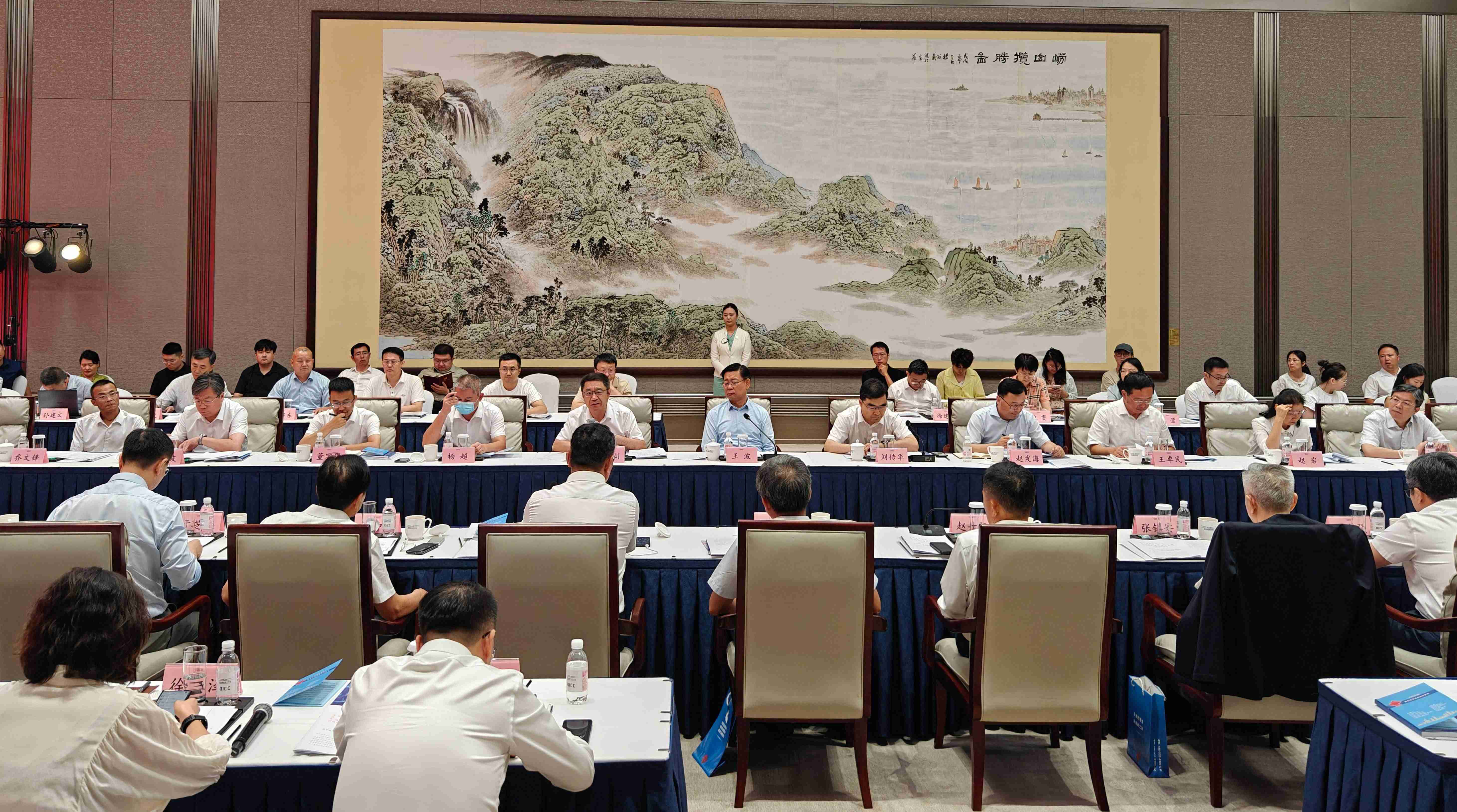 會場-領(lǐng)導(dǎo)(1)(1).jpg 會場-領(lǐng)導(dǎo)(1)(1).jpg